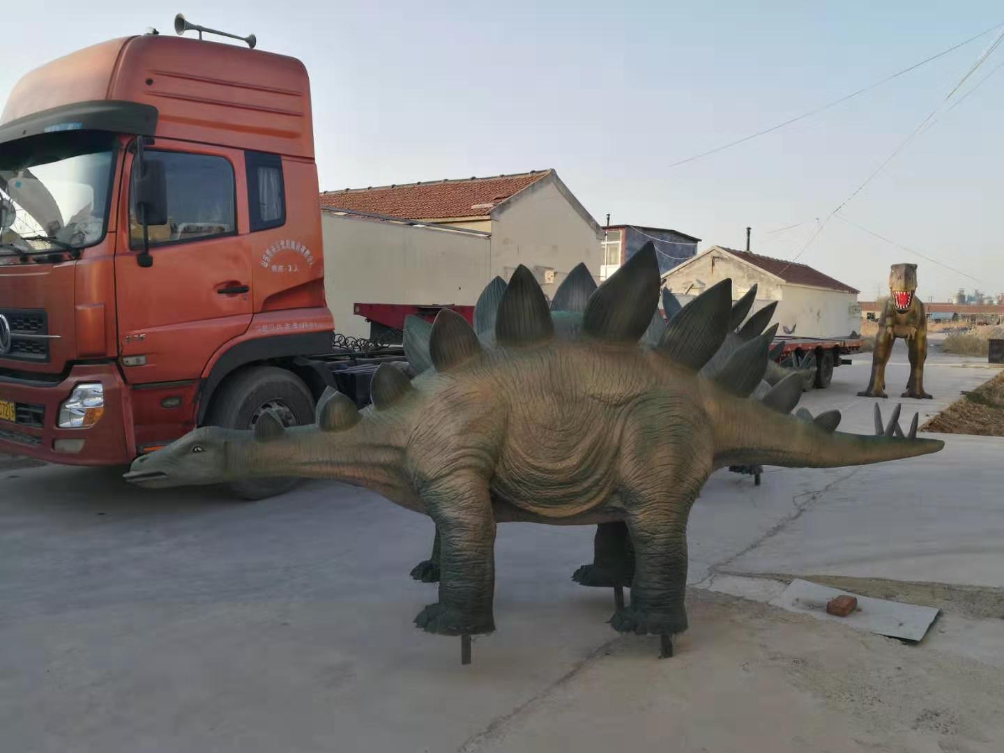 恐龍雕塑項目部分完工，出廠安裝（組圖）。