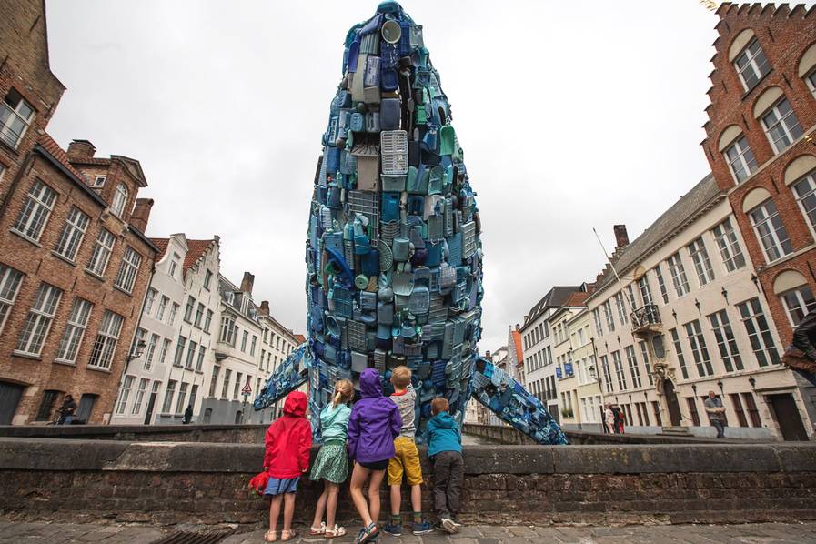 5噸海洋垃圾做成的“鯨魚”雕塑，環保與藝術的完美結合（組圖）