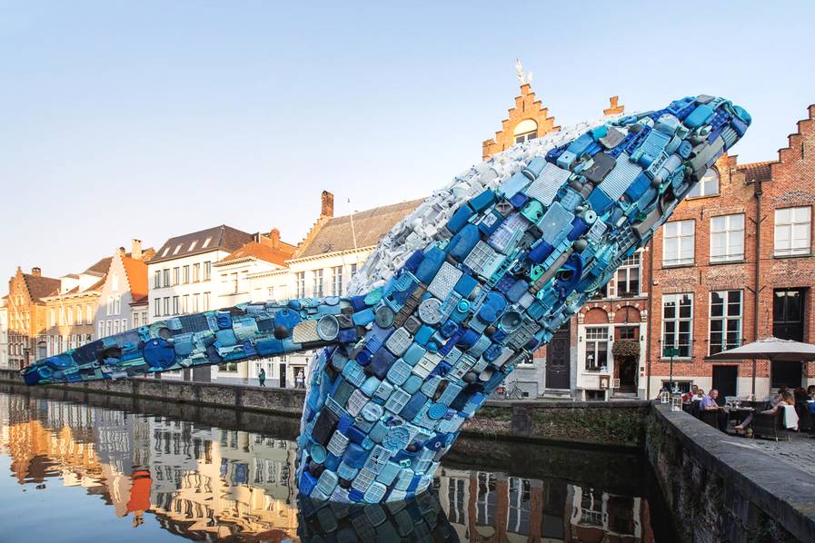 5噸海洋垃圾做成的“鯨魚”雕塑，環保與藝術的完美結合（組圖）