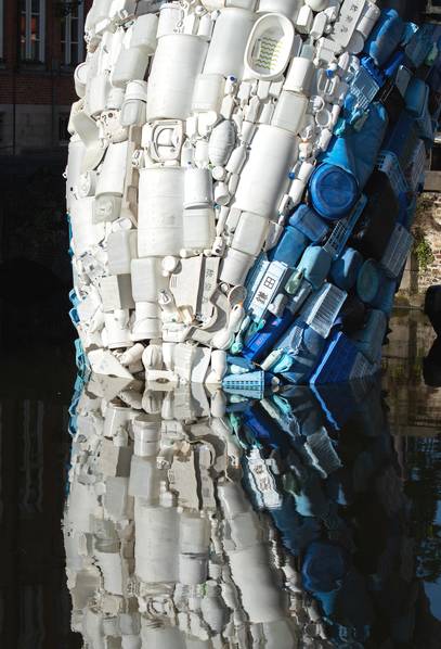 5噸海洋垃圾做成的“鯨魚”雕塑，環保與藝術的完美結合（組圖）