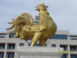 金雞雕塑（鑄銅鎏金/漢白玉浮雕底座）_濱州宏景雕塑有限公司